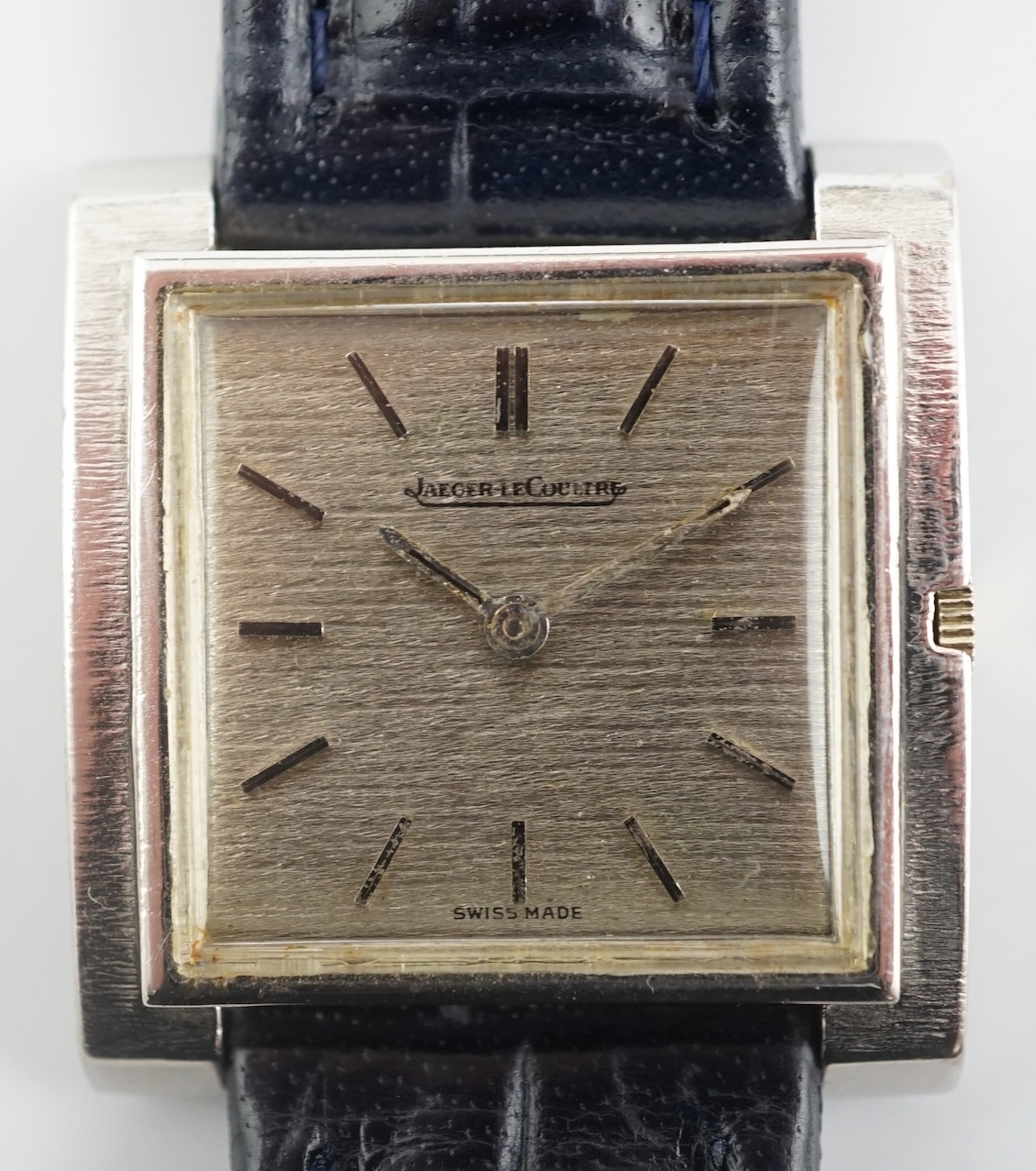 A gentleman's 18ct white gold Jaeger LeCoultre manual wind dress wrist watch